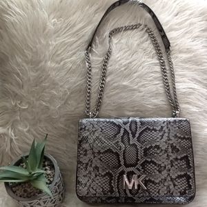 Michael kors purse!